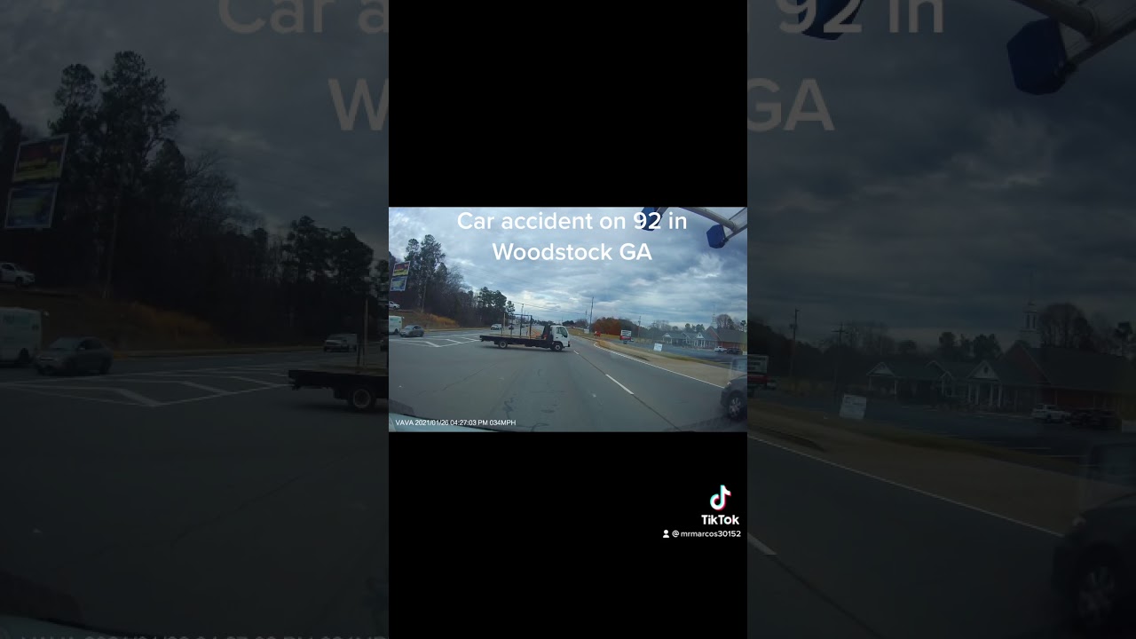 Car accident on Hwy 92 in Woodstock Georgia