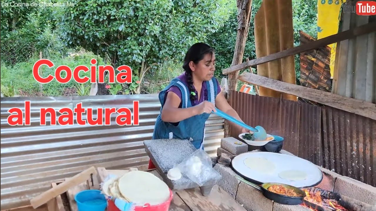 ✅️😀Con tortillas calientitas disfrutamos de un rico quelite y huevos criollos en el campo