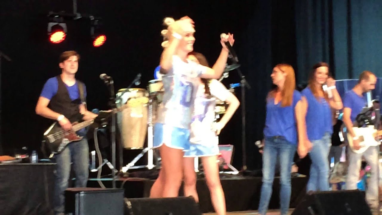 K3 - Waar zijn die engeltjes (Kippenvelmoment) (Live op Summerswing) (09/08/2014)
