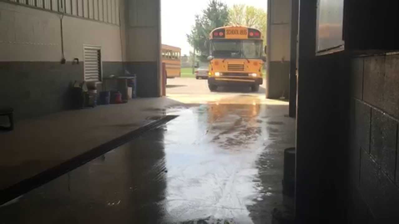 Bus 18 - Backing