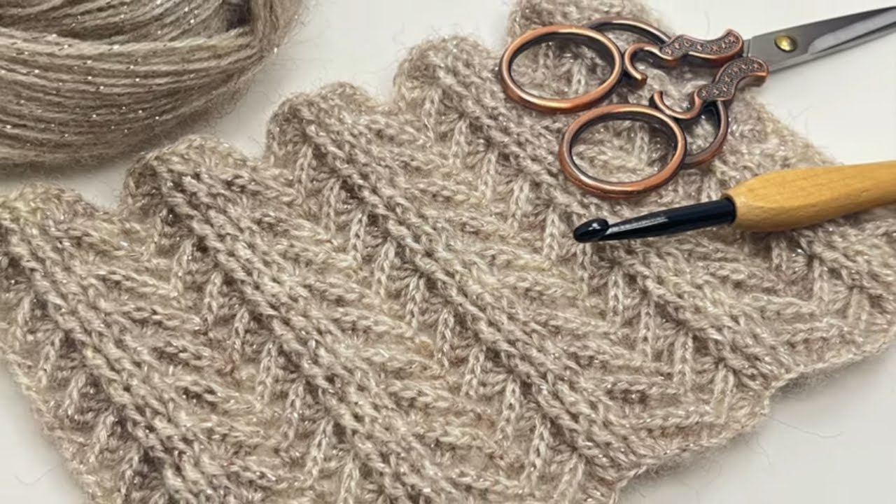 The most trendy crochet models (stool shawl, blouse, tunic, vest, beret, scarf, bag)
