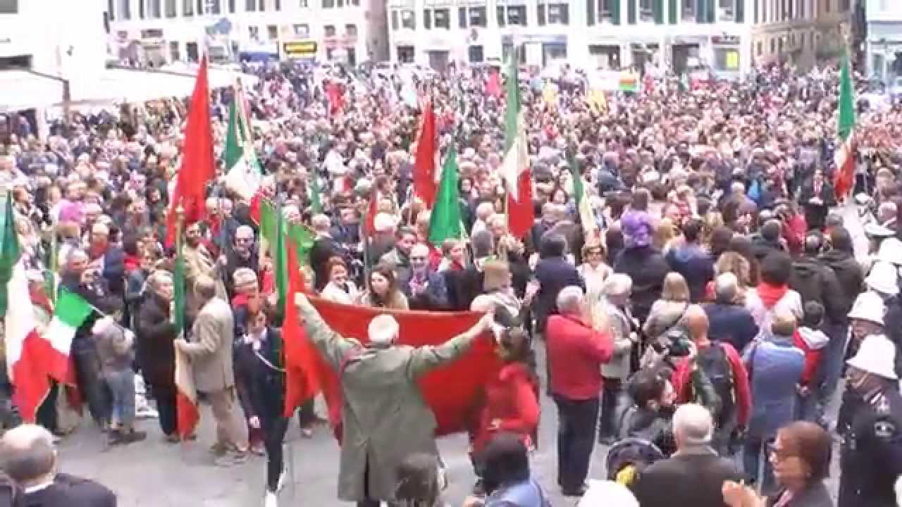 Bella Ciao in piazza a Genova il 25 aprile 2015