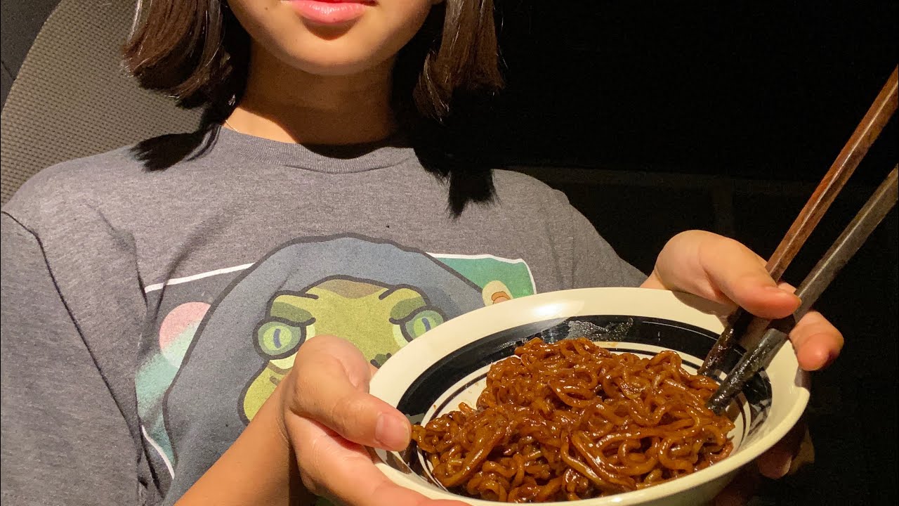 ASMR eating black bean noodles (no talking)