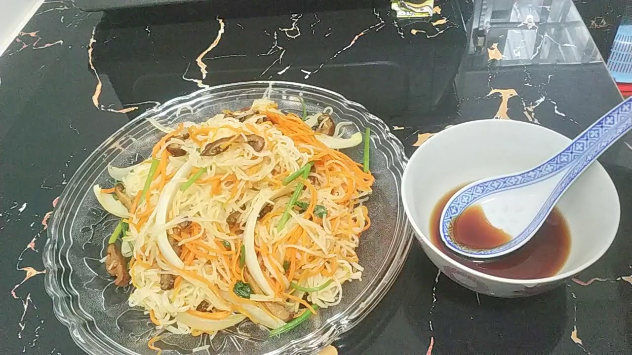 Bún gạo xào chay không bị bết dính, vụn nát. Cách làm nhanh gọn lẹ. Phù hợp cho những ngày bận rộn.
