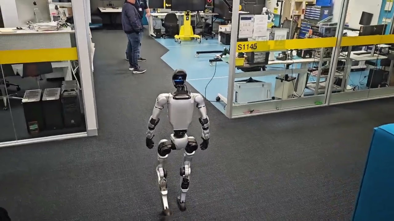 Встречайте нашего нового гуманоидного робота 🤖 | За кулисами Центра робототехники Квинслендского ...
