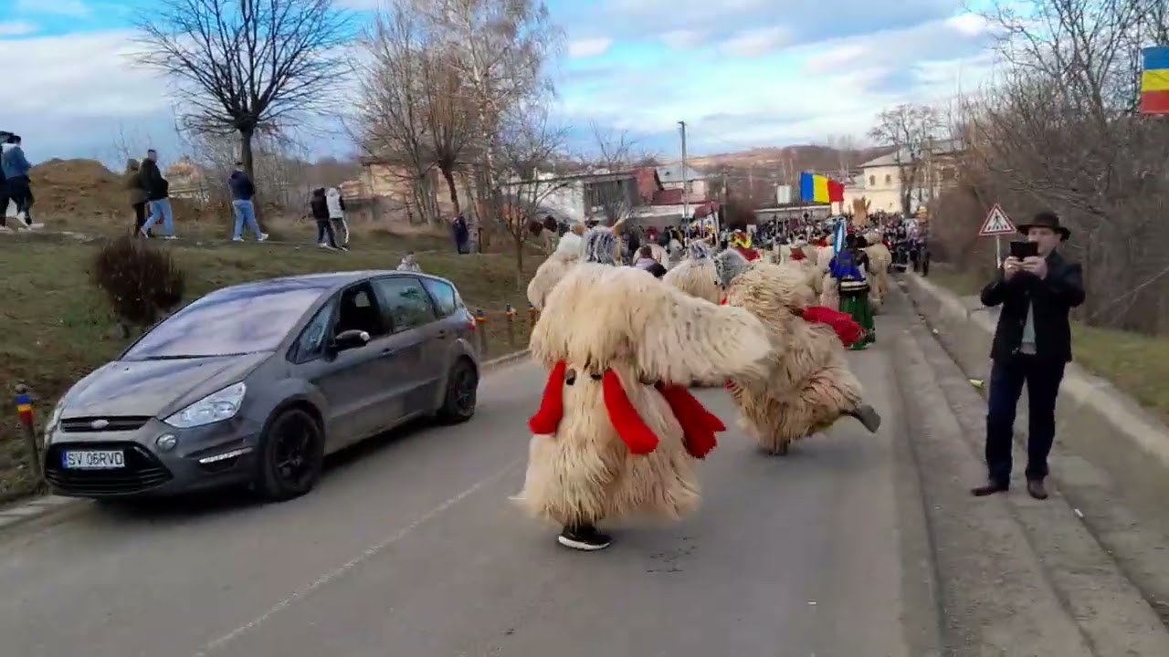 Urșii de la Rotunda obiceiuri de anul nou Orș Liteni jud Suceava 02 01 2024