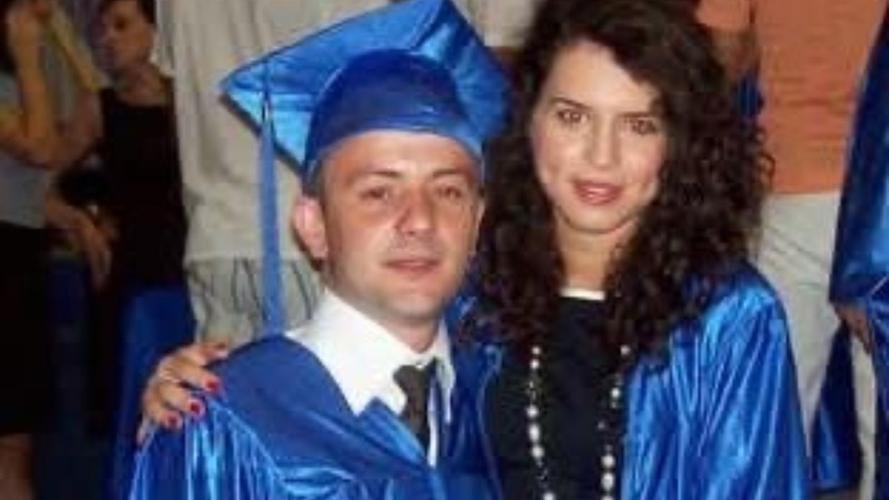 Foto e rrallë! Emocionohet stilistja shqiptare Stela Plaka! E surprizon gazetari Thimi Samarxhiu