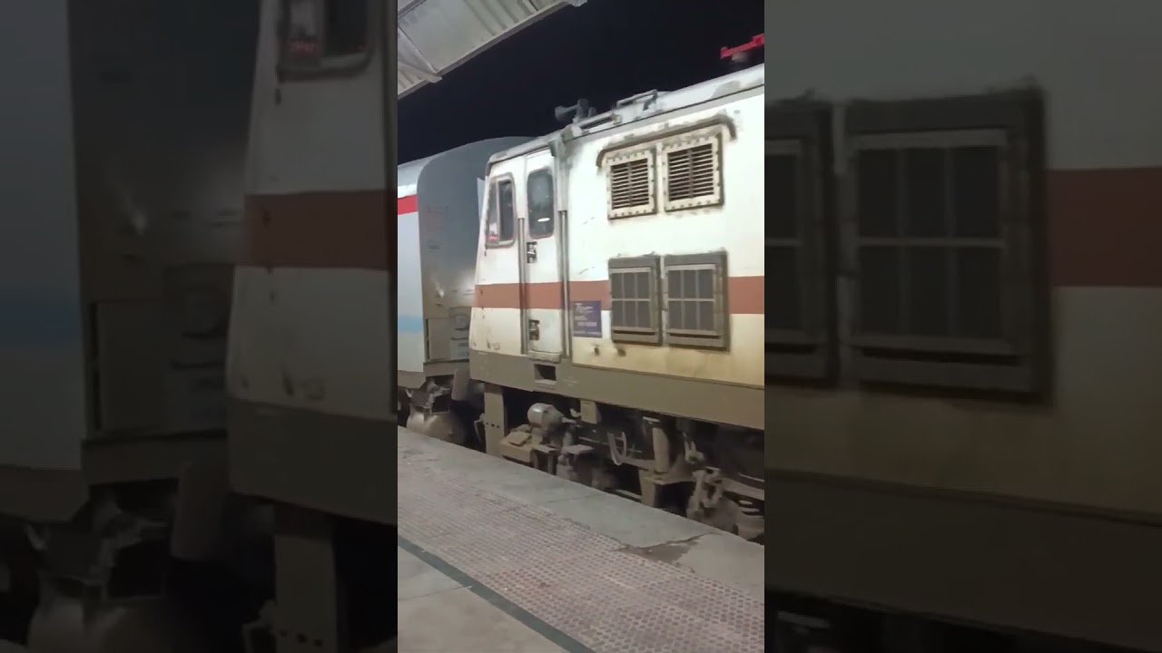 19272 Haridwar - Bhavnagar Express Arrived Jodhpur Railway Station #shortsfeed #shorts