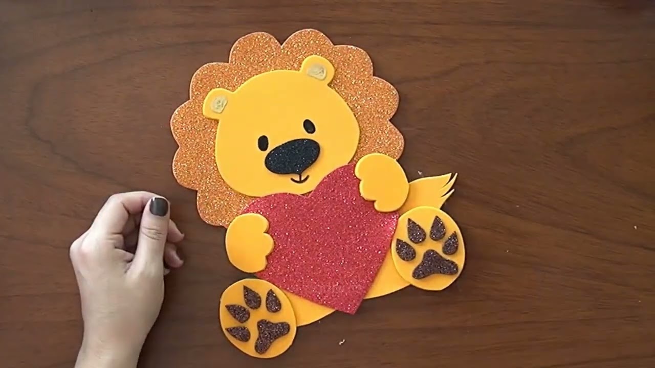 Le&oacute;n decorativo f&aacute;cil de hacer con foami o goma eva para arreglos de Regalo Adorno obsequios