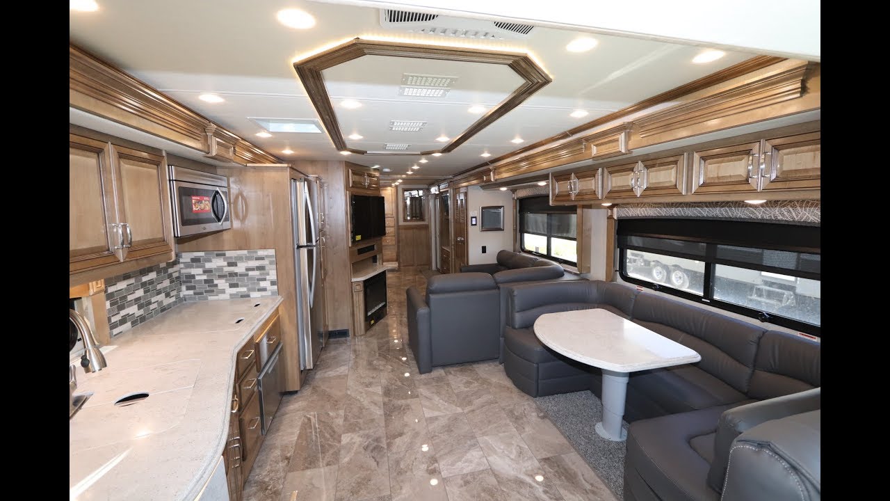 Luxury RV Life - 2019 Endeavour 38K by Holiday Rambler Review