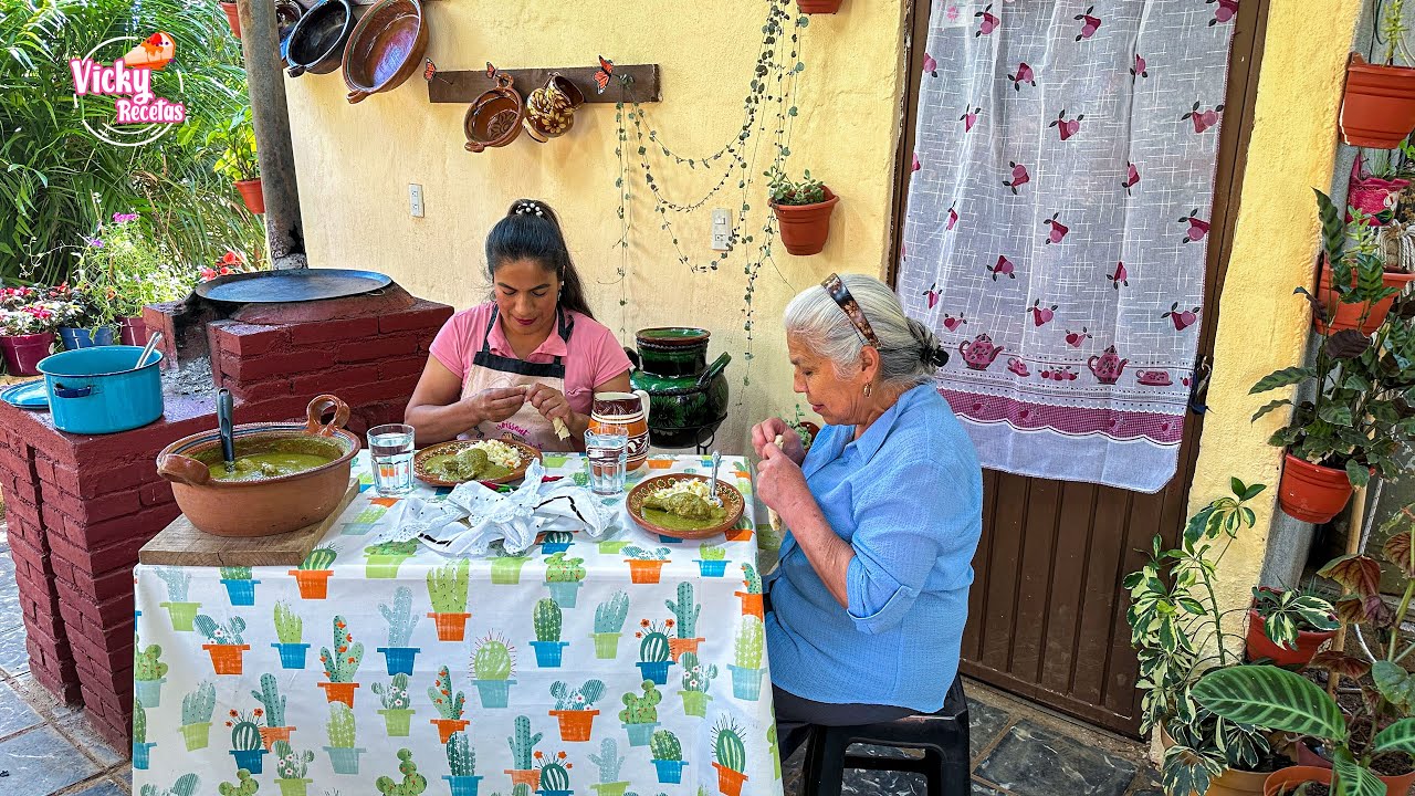 Vamos a Festejar a Mamá Como Se Merece Mole Verde