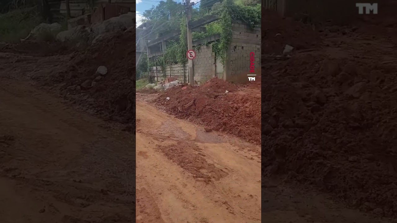 Terra pelo basculante do banheiro: moradores do Monte Castelo abandonam casas