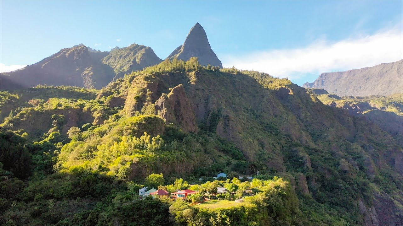 CETTE RANDONNÉE EST INCROYABLE (Mafate - La Réunion)