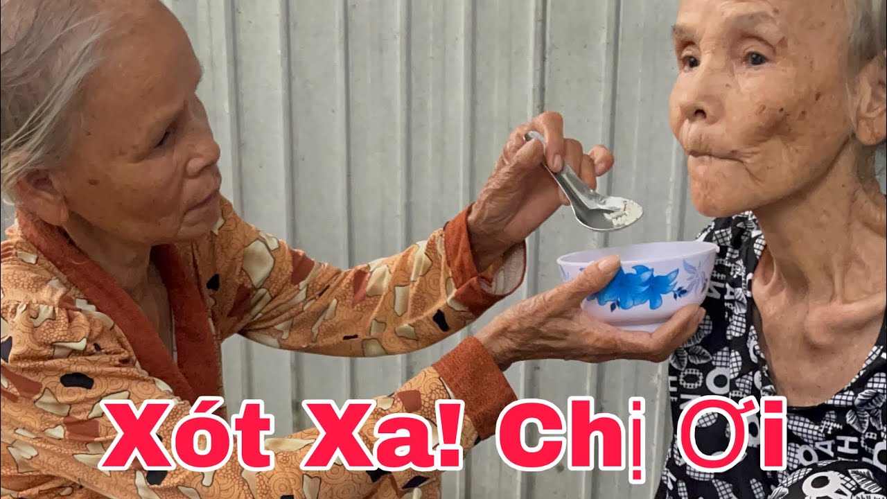 Người Chị Sanh Đôi Đút Cơm Em Ăn Thương Chị Lắm