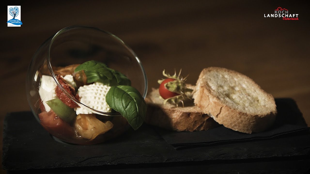 Schmollner Caprese  - Crème brûlèe vom Ziegenkäse - Kochlandschaft Österreich - Mitten im Innviertel