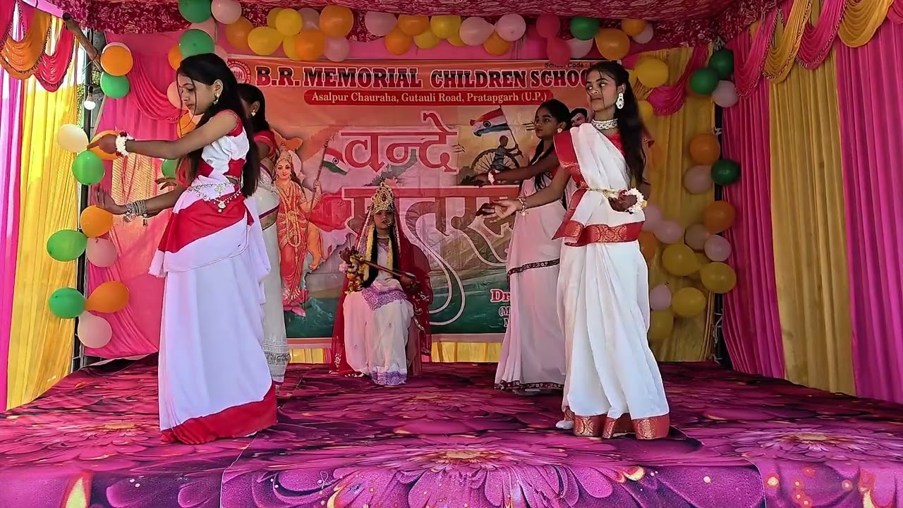 Saraswati Vandana dance by class 6th girls..