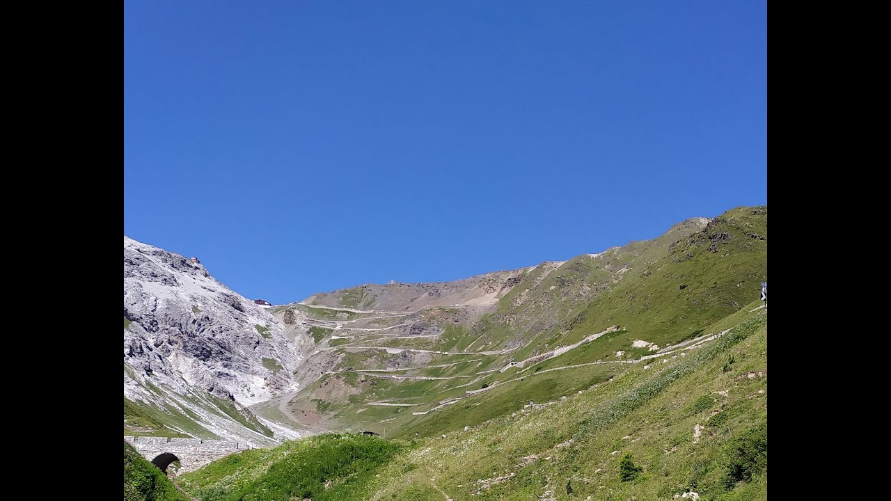 Passo dello Stelvio: Giro ad anello con salita passo dello Stelvio e discesa da Umbrail pass.