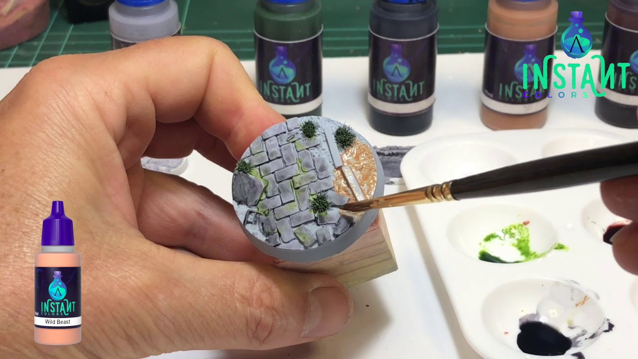 PAINTING A BASE WITH INSTANT COLORS