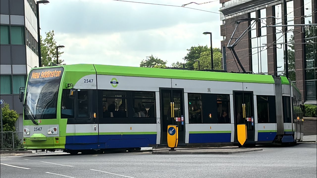 Bombardier Flexity Swift CR4000 ⚡ London Tramlink 2547 to New Addington
