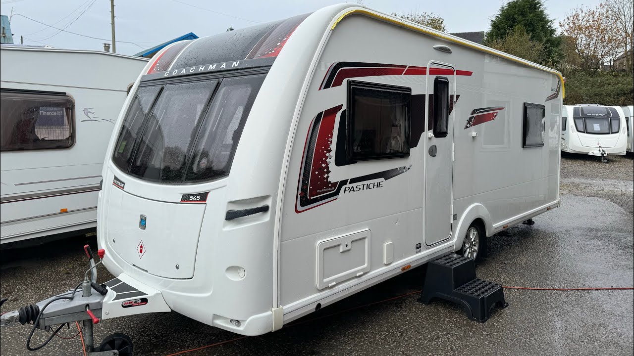 2018 Coachman Pastiche 545  end island bed centre washroom