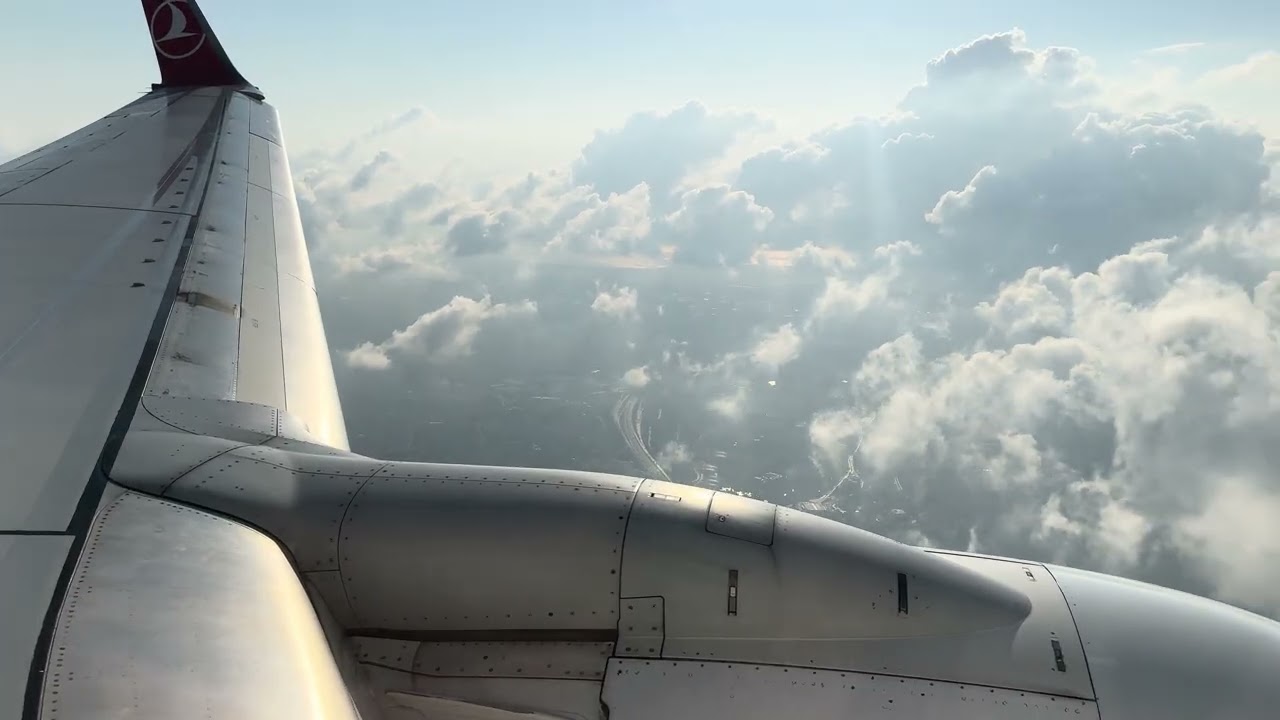 Turkish Airlines Boeing 737NG Istanbul approach and landing