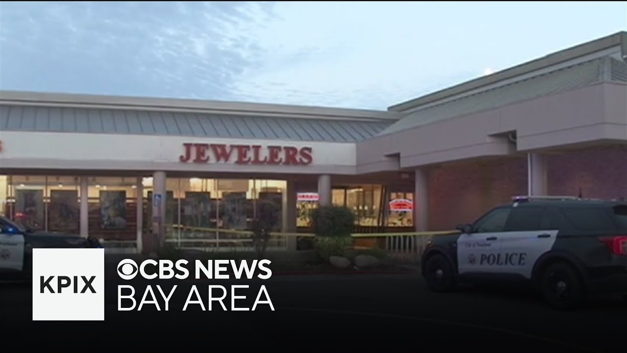 2 arrested, 4 on the run after robbery at Gold Rush Jewelers in Petaluma