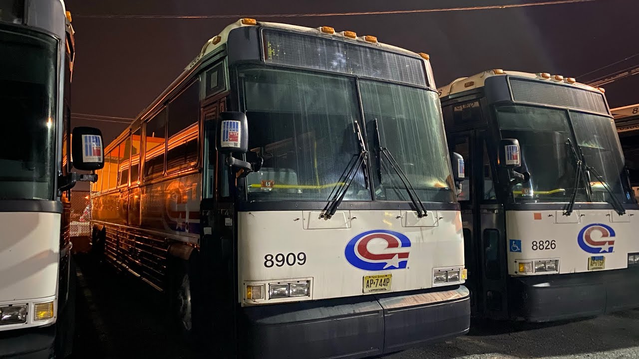 Suburban Transit/Coach USA 2003 MCI D4500 8909