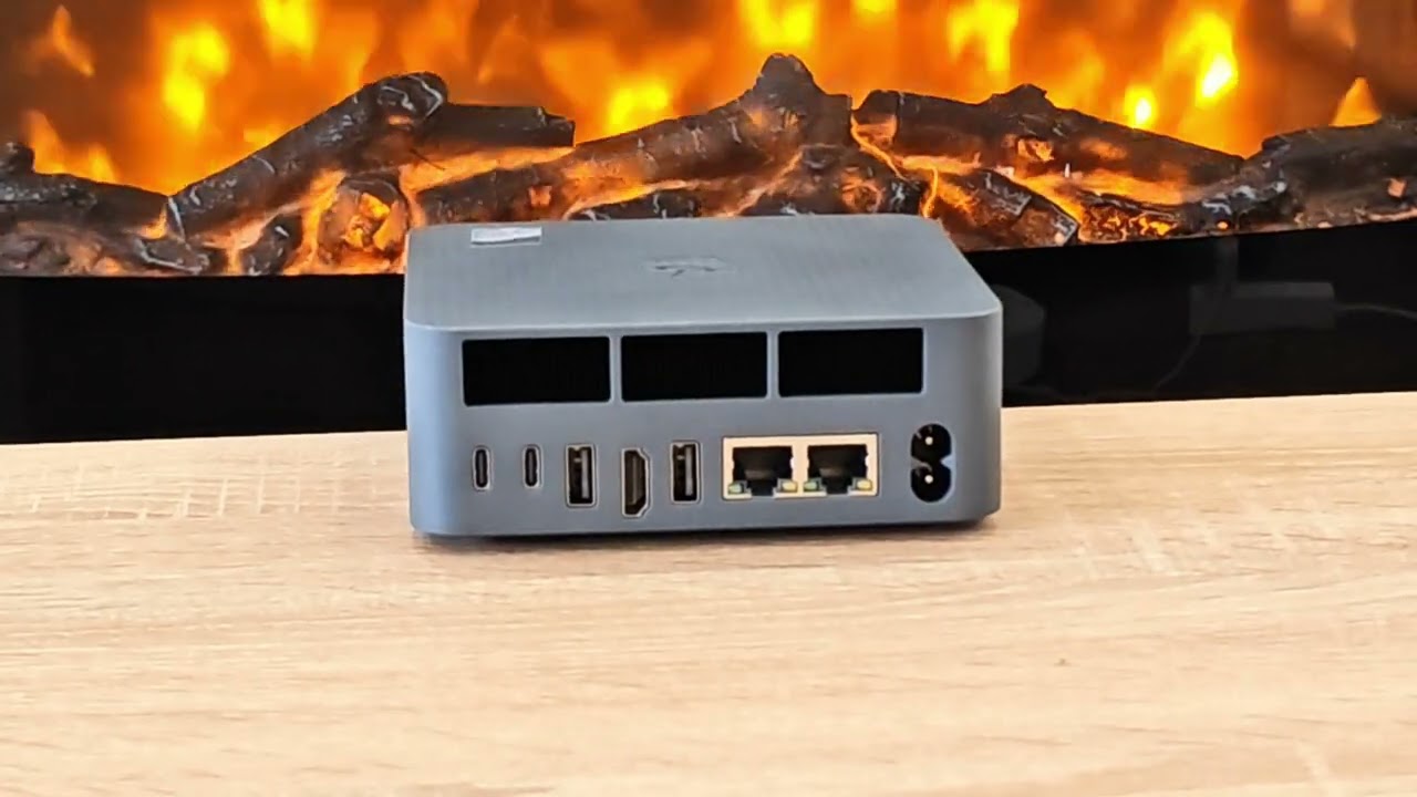 Распаковка Beelink EQi 304: мини-ПК на Intel 18A с портами Thunderbolt 4 и 10GbE