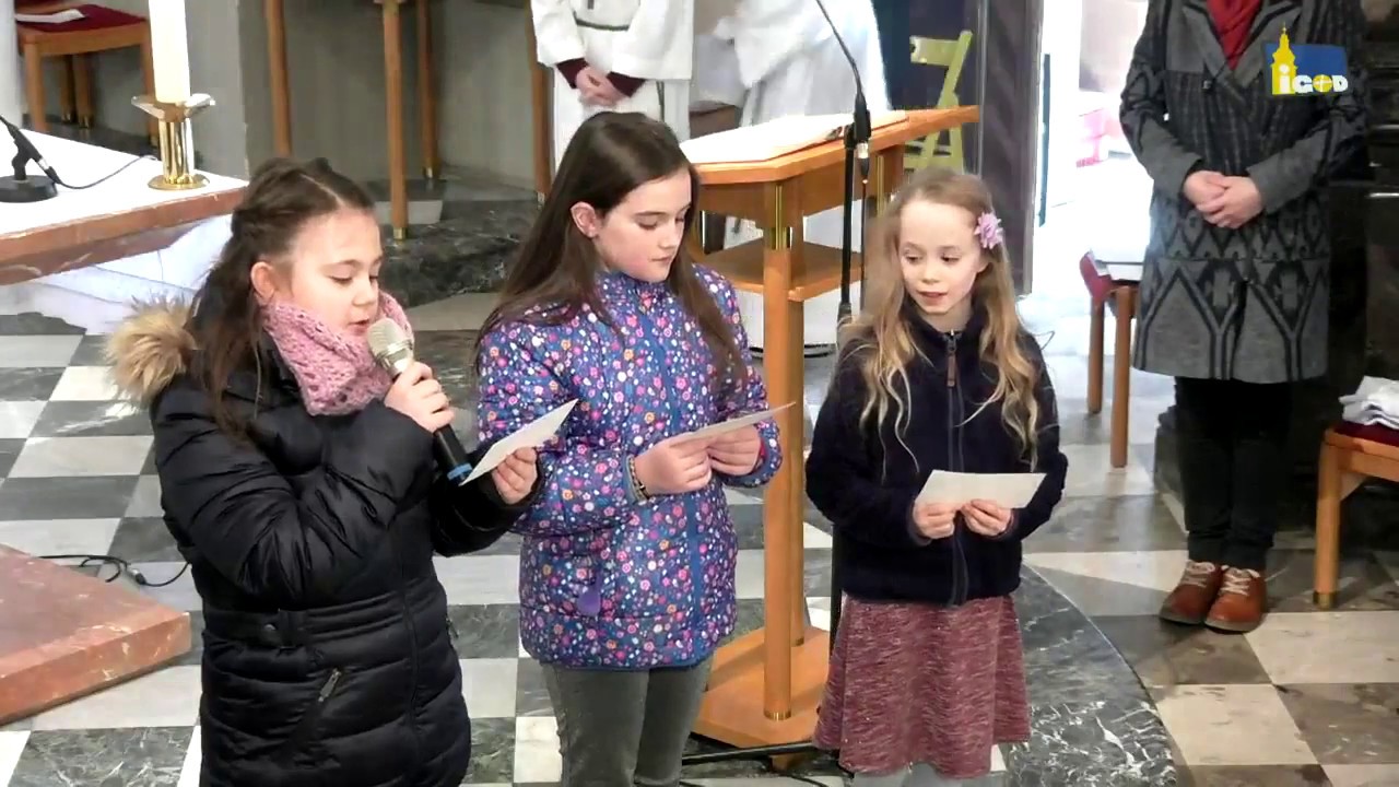 Sonntagsmesse mit Ministrantenaufnahme