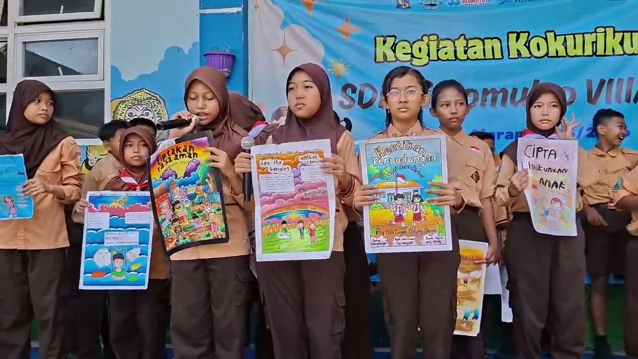Fashion Show Poster Sekolah Ramah Anak disekolahku