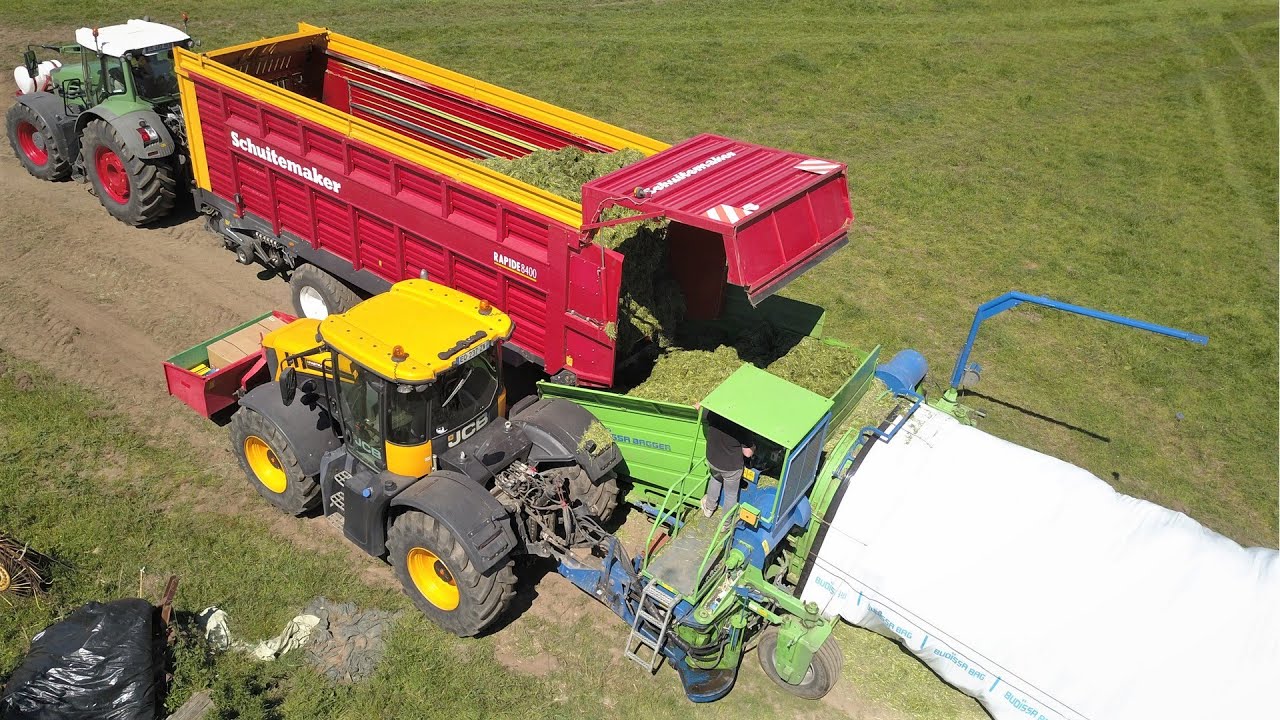 SCHUITEMAKER 8400 et BOUDINEUSE Budissa bagger à l'ensilage d'herbe ! ETA LeBras/SARL David & Yvon