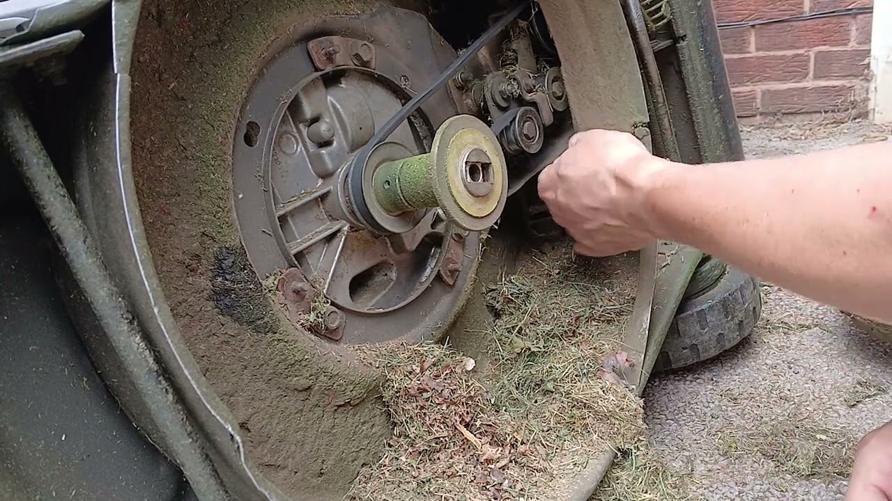 Lawnmower belt guard why you need to check them..🤠