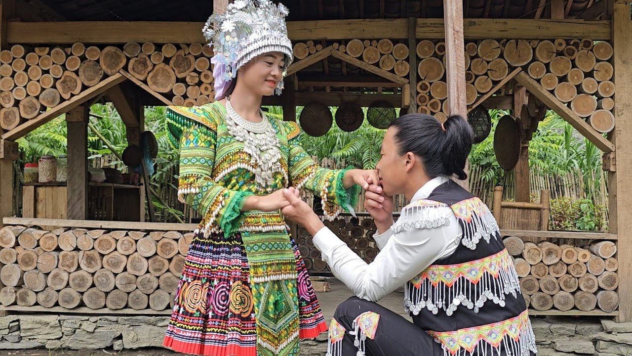 Kind man buys ethnic costume - beautiful as a bride for single mother, sweet love | anh hmong