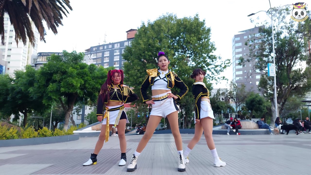 [KPop Demon Hunters In Public] “Golden” - HUNTR/X  Dance Cover By Gwiyomi Queens :3 BOLIVIA ONE TAKE