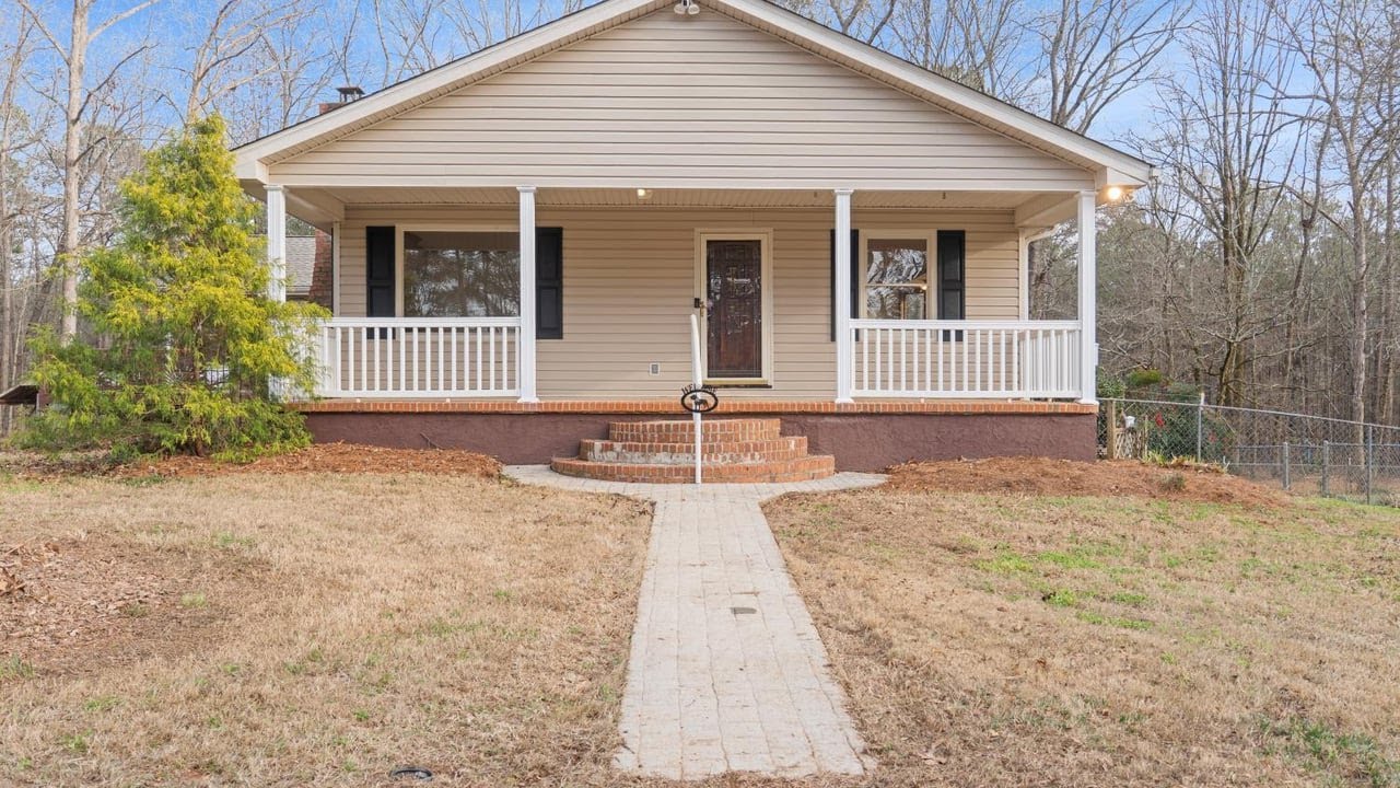 229 Meadows Rd, Newborn, GA