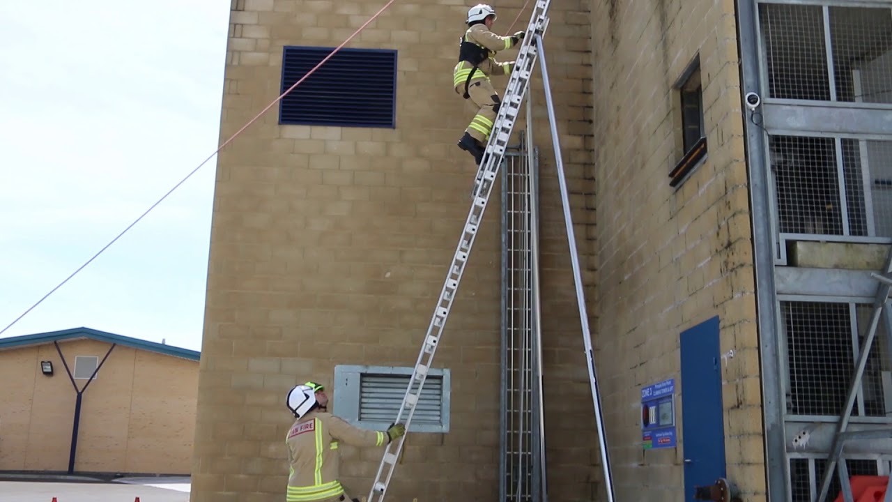 Ladder Climb EN