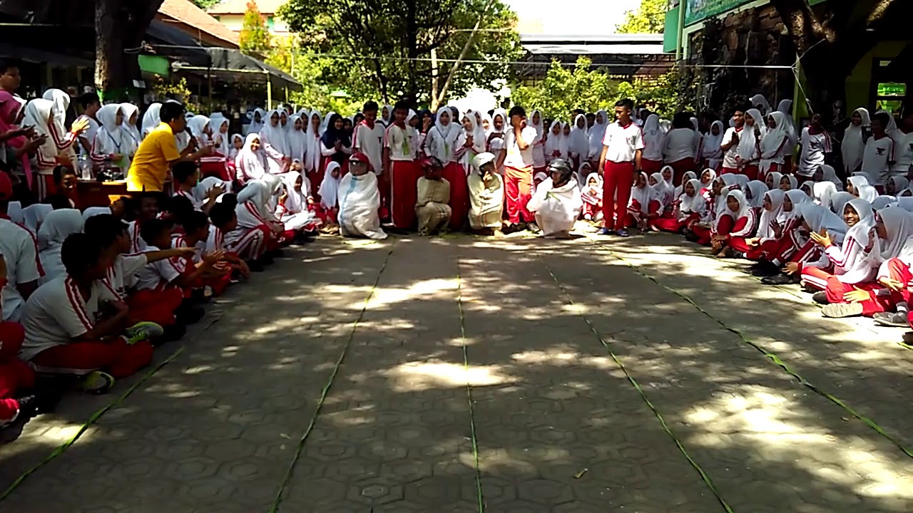 Lomba Balap Karung 
