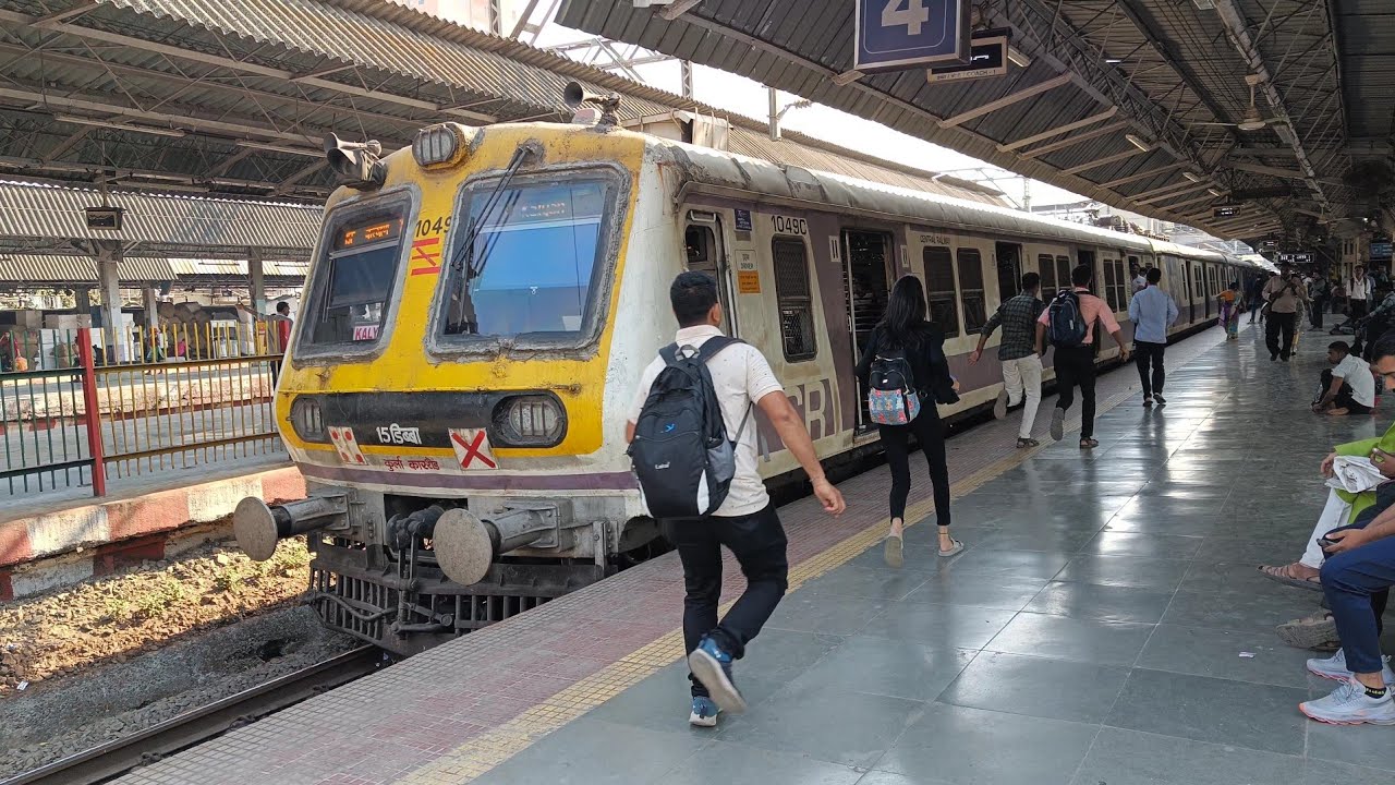 Mumbai Local Train ll Mumbai lifeline #mumbailifeline #mumbailocaltrains #train #localtrain