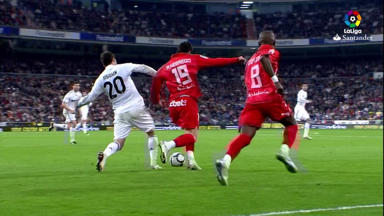 Resumen de Real Madrid vs Sevilla FC (3-2) 2009/2010