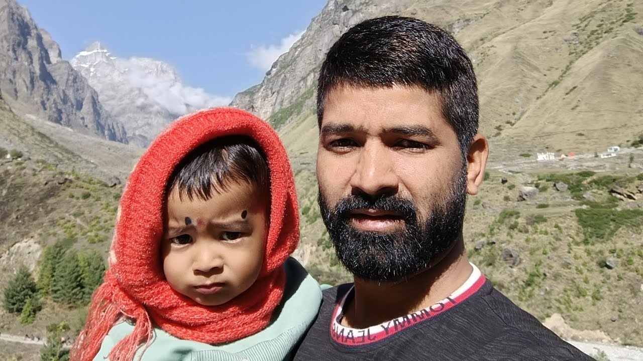 बद्रीनाथ माना गांव की पैदल यात्रा || अंतिम चाय की दुकान तक || 