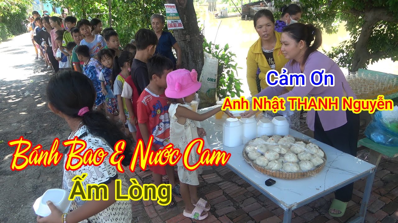 Mấy Bé Rất Vui Ấm Lòng Với Những Chiếc Bánh Bao Và Nước Cam Đến Từ  Anh Nhật THANH Nguyễn\DD ĐQ#728