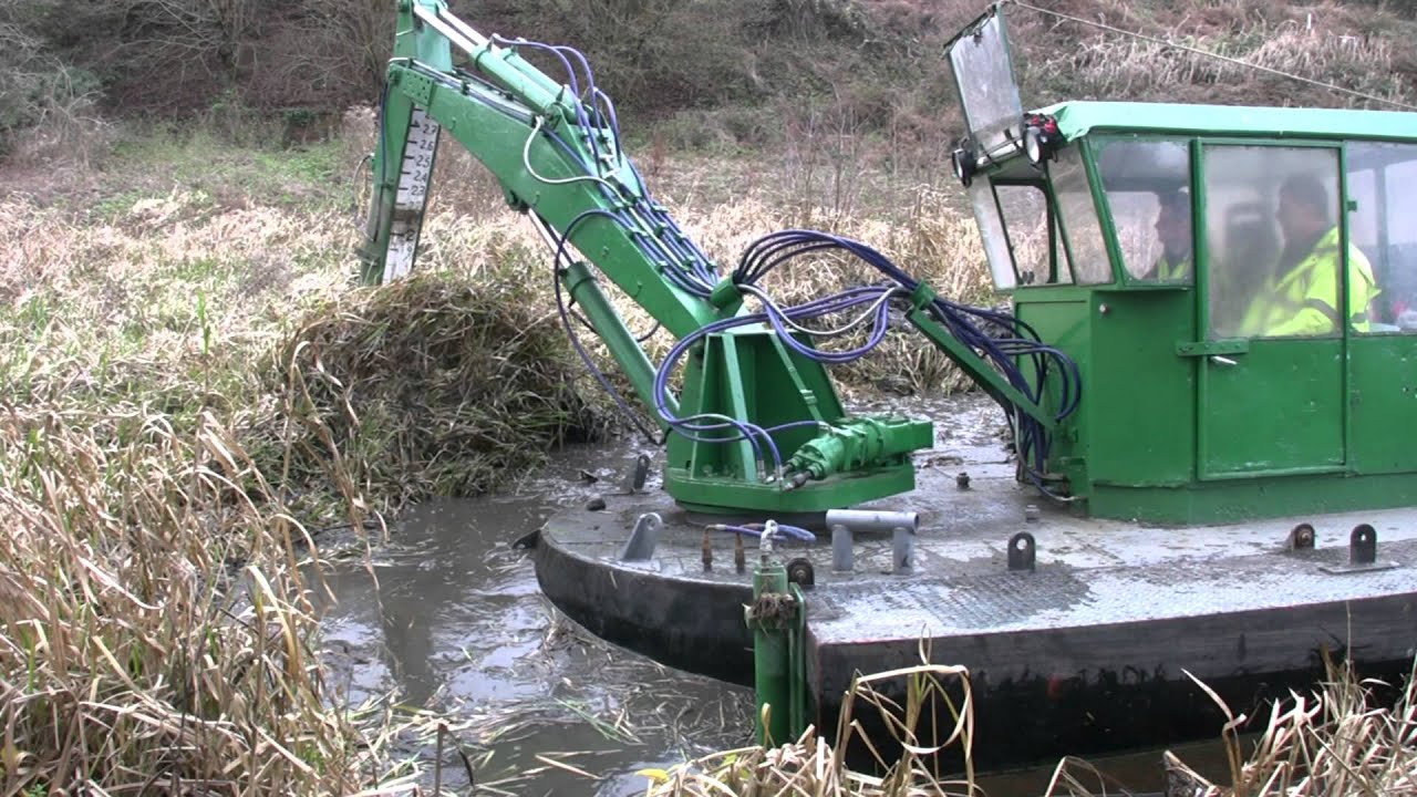 COTSWOLD CANALS - Augustus Gloop - dredger east of Ham Mill