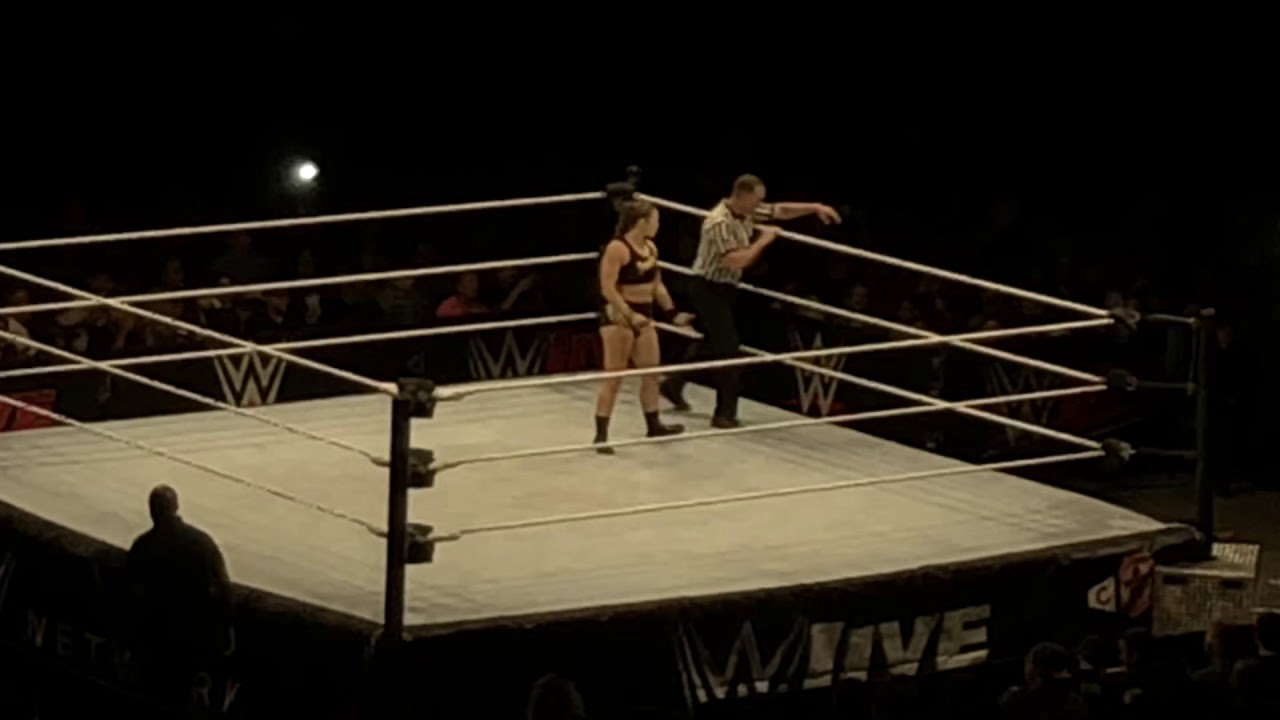 Ronda Rousey vs Alexa Bliss WWE 9/14/18 Bert Ogden Arena