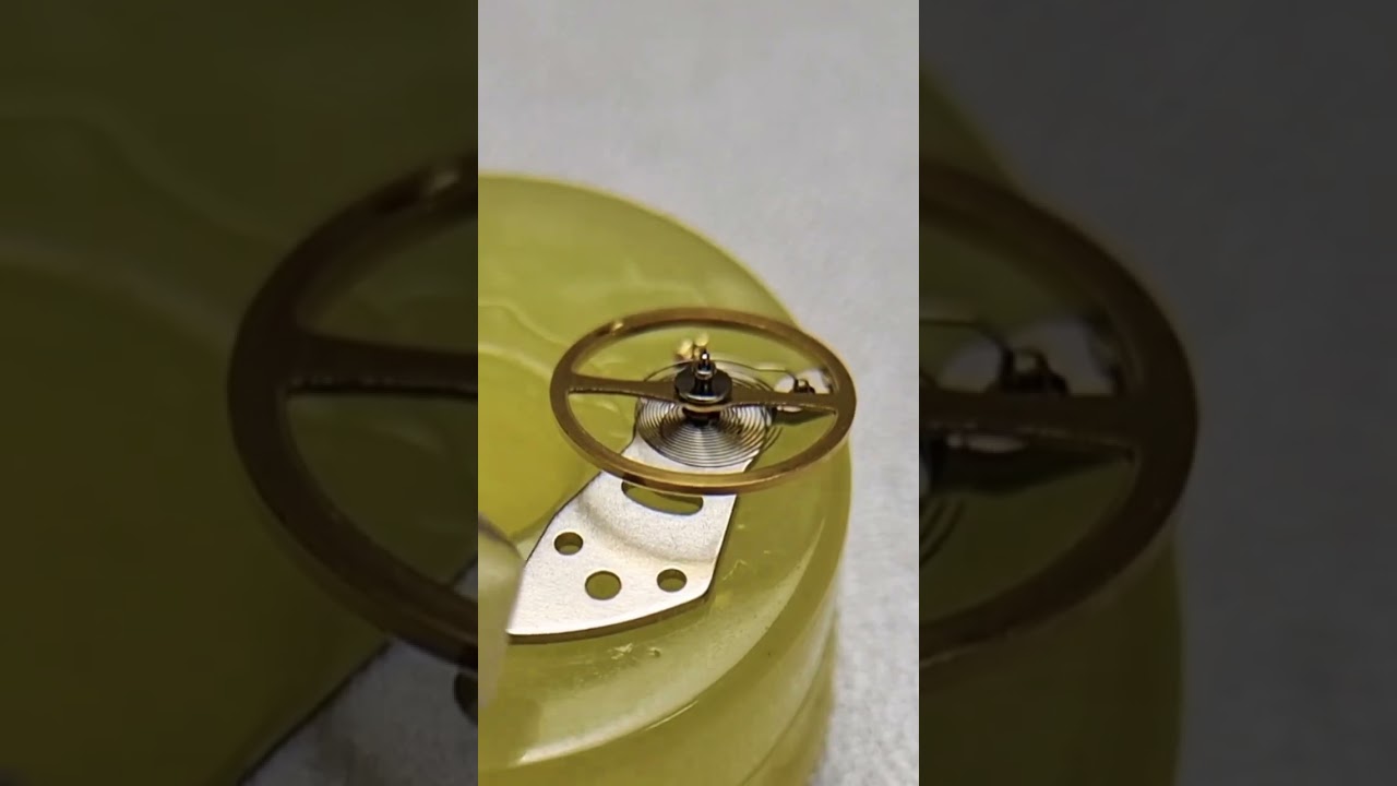 Watch balance spring installation  Original express love with Kuaishou Xi'an old place watch repair