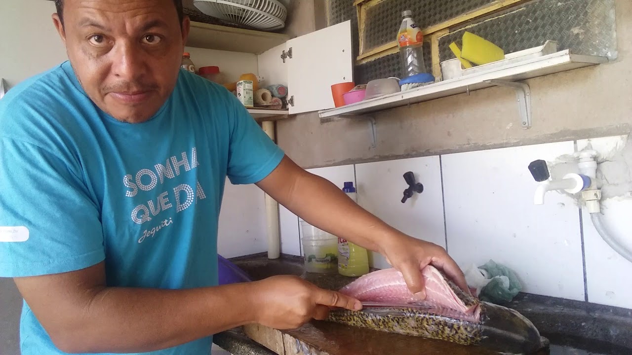 Tirando espinhos de piau