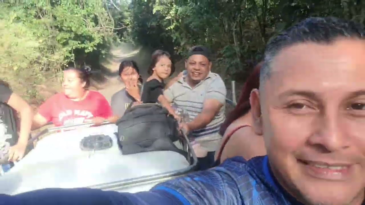 “Paseo por las calles en Familia Aguilar Vlogs ”