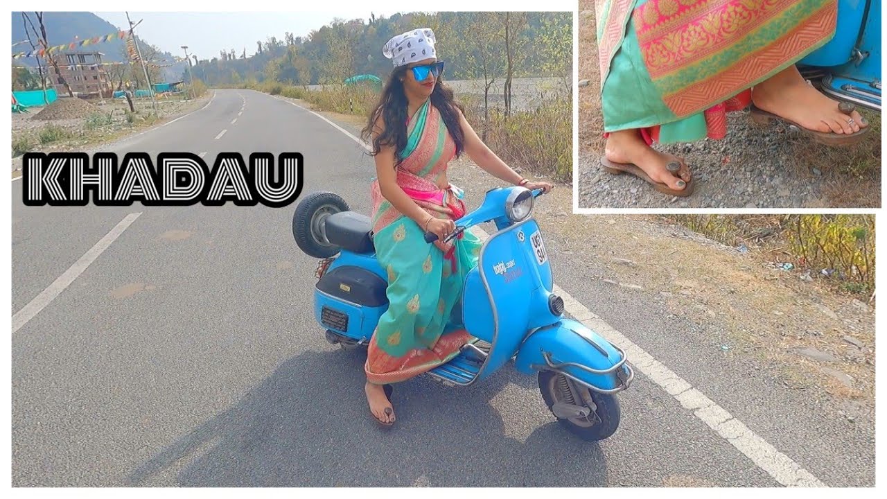 GIRL RIDING VINTAGE SCOOTER BY KHADAU 🔥🔥🔥 #girlrider #bajaj #vintagescooter #2stroke #dehradun