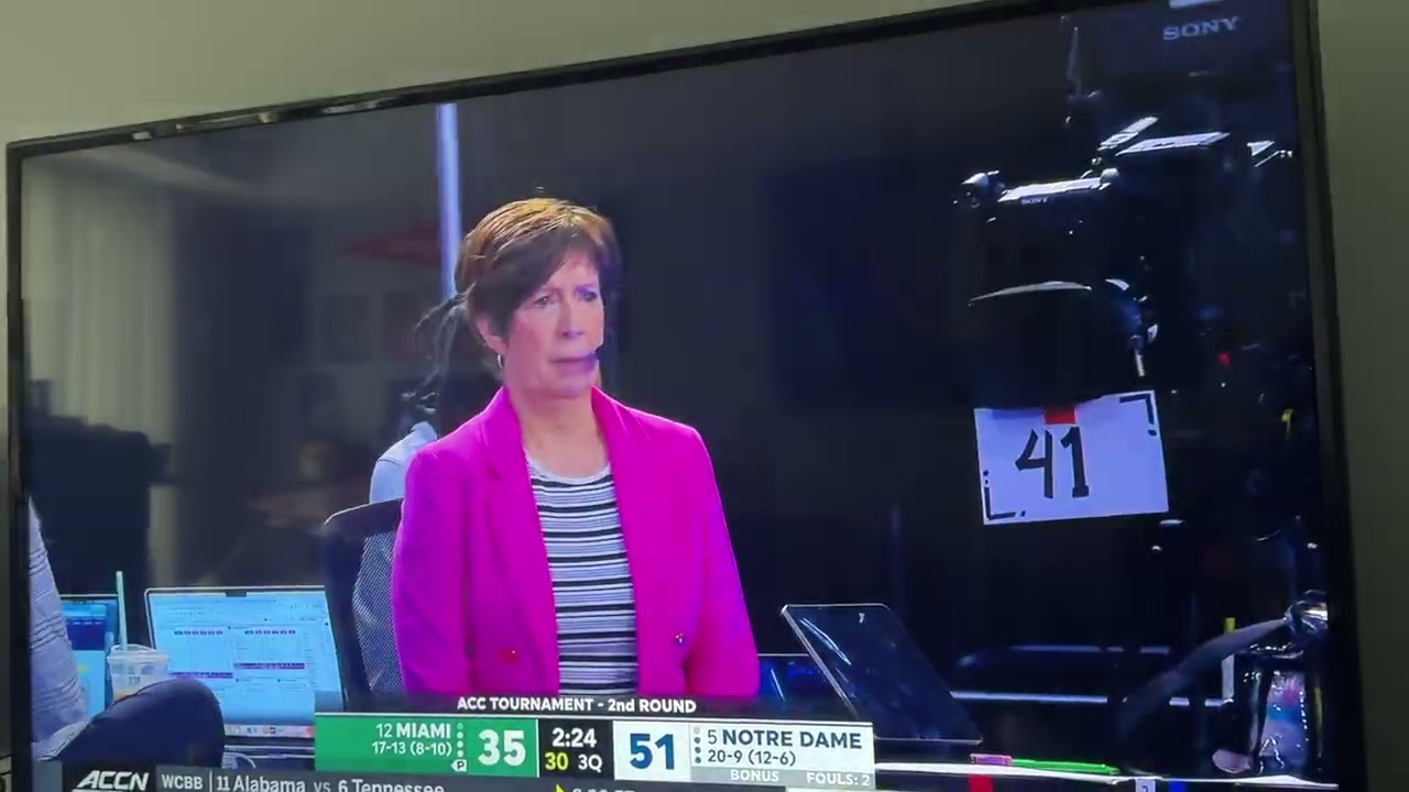 This is embarassing! Muffet McGraw doesn’t like what she is seeing from Notre Dame 🤣🤣