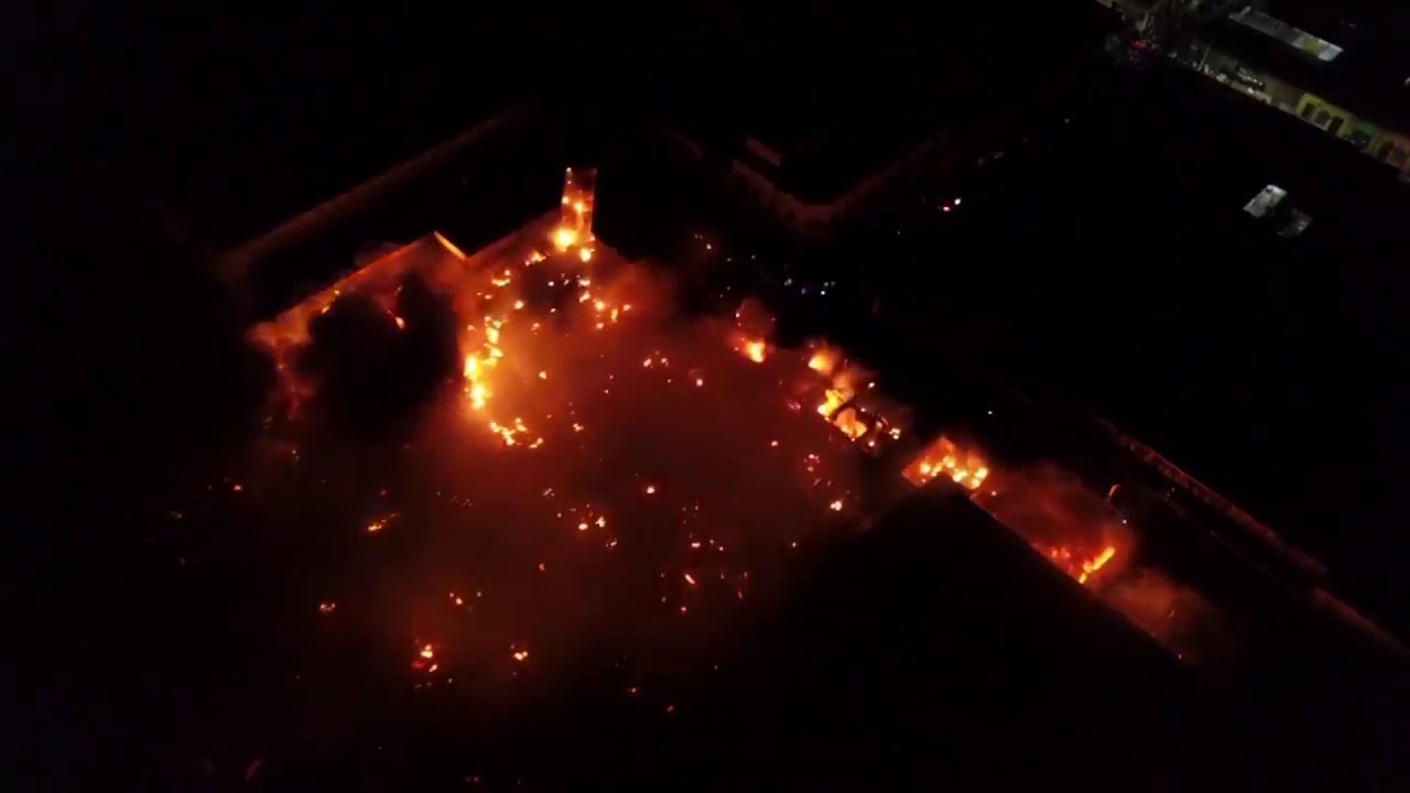 Incendio en mercado central de Santa Ana