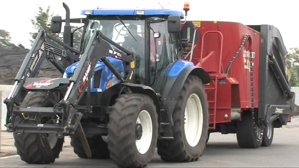 Triomix self loading feed mixer